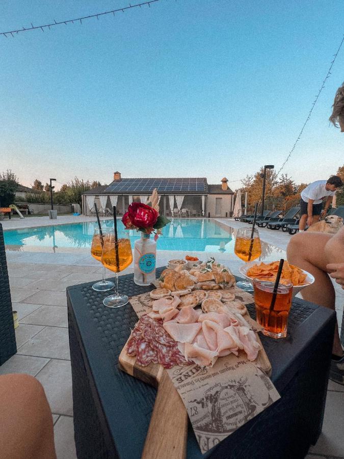 Agriturismo Corte Casello Gazoldo degli Ippoliti Exteriör bild
